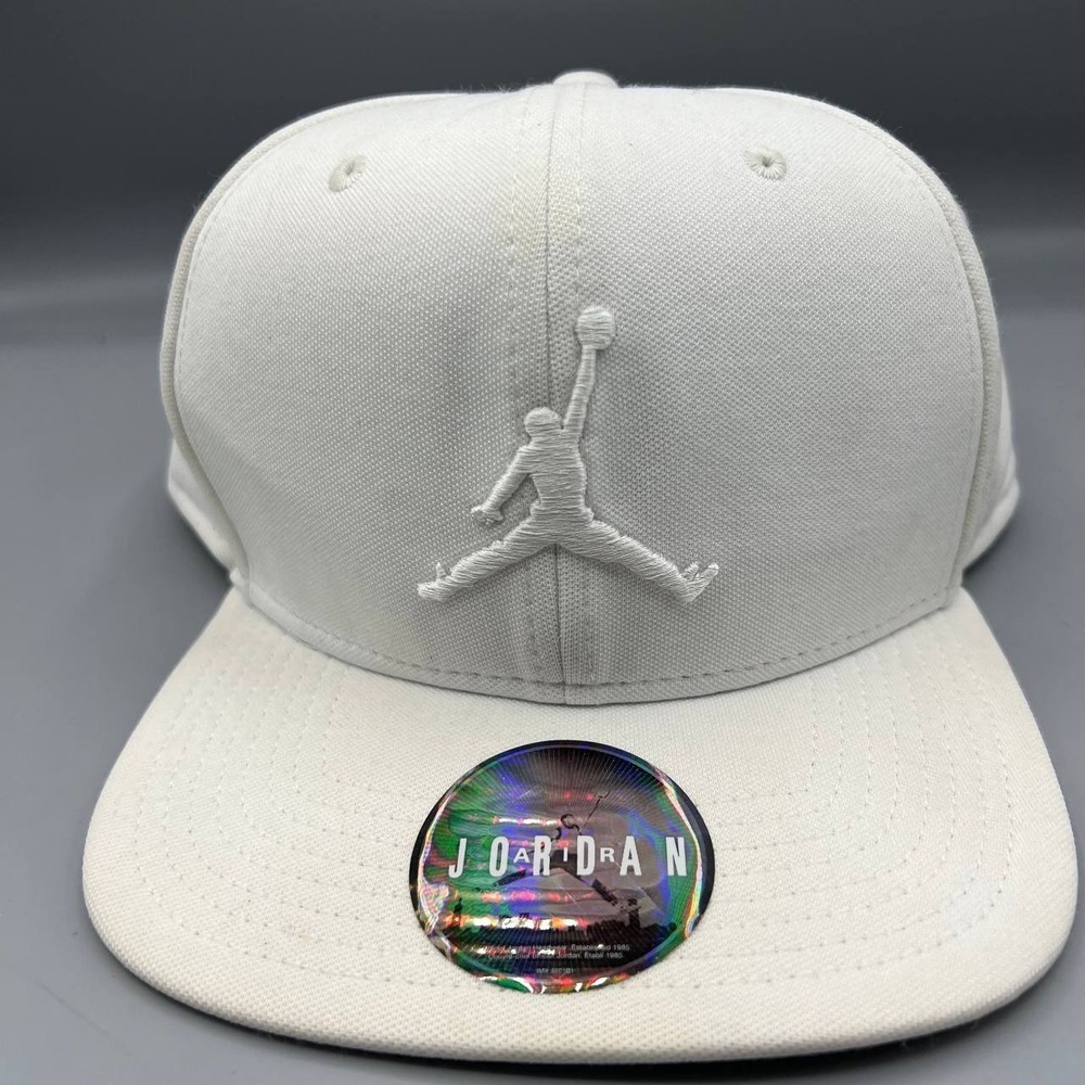 Air Jordan Hat Men White Embroidered Logo Jumpman Snap‎ Back Cap